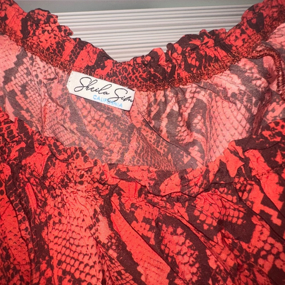 Sheila Simone top/cover up